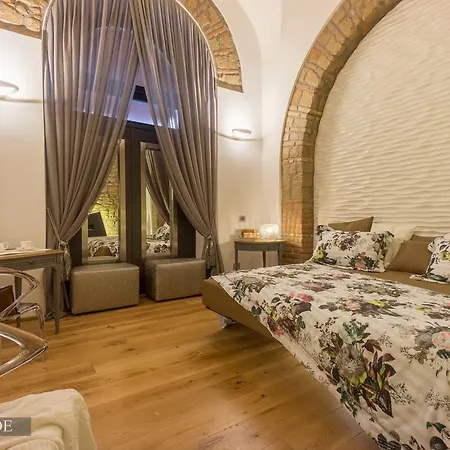 Colosseum Romantic Flat Rom